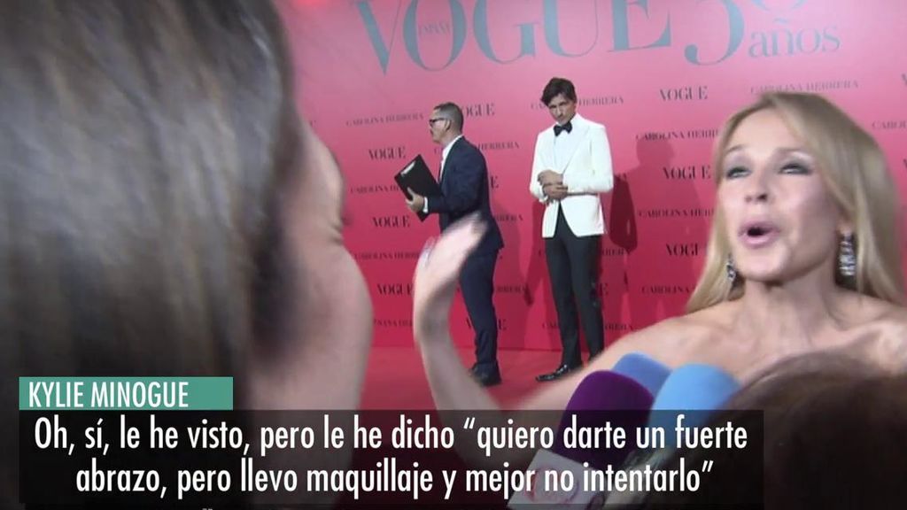 El inesperado reencuentro de Kylie Minogue y Andrés Velencoso en la alfombra de 'Vogue'