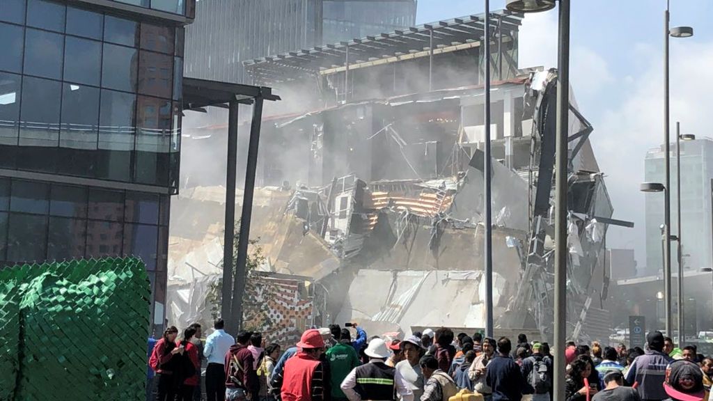 Un centro comercial en México se derrumba 10 minutos después de ser desalojado
