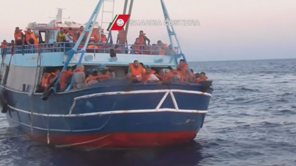 Italia y Malta impiden el desembarco de 450 migrantes rescatados frente a Lampedusa