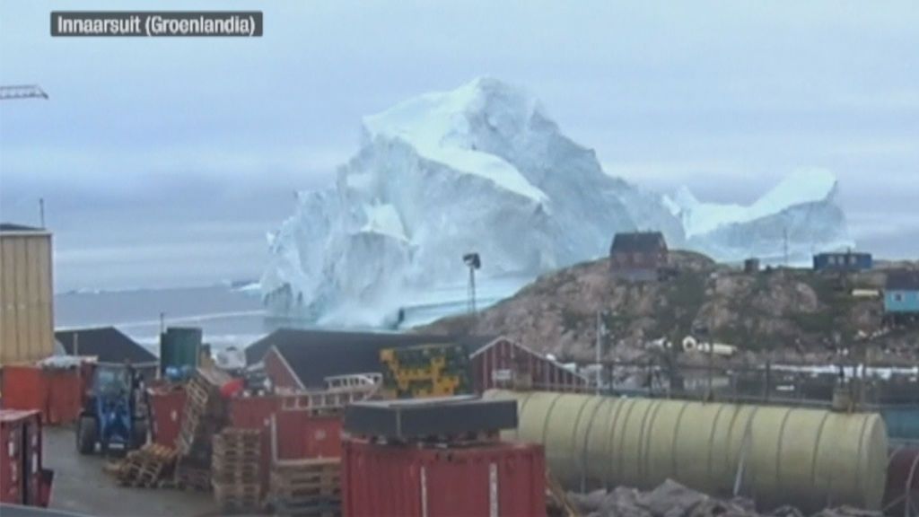 Pánico en Groenlandia tras el desprendimiento de un trozo de iceberg