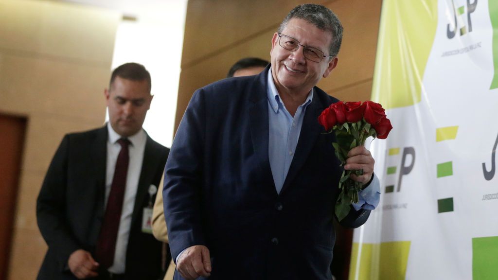 Los exmiembros de las FARC comparecen por primera vez  para "conocer la verdad de lo ocurrido"