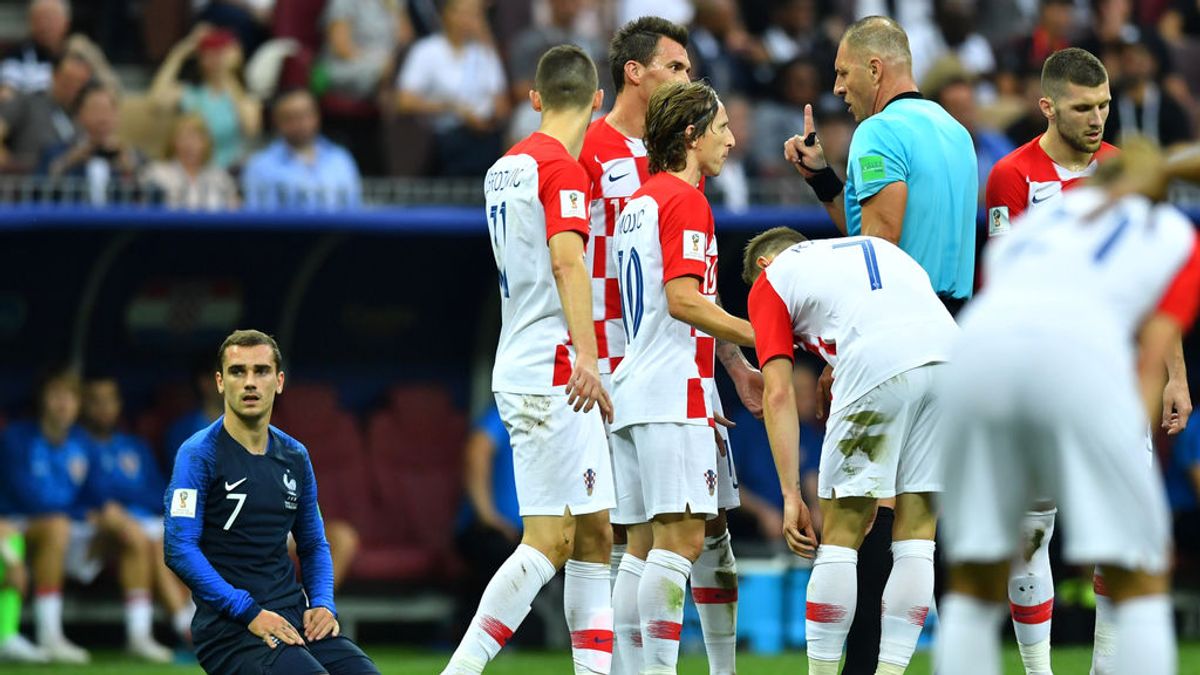 El Mundial de VAR se come el gol más polémico justo en la final: falta inexistente sobre Griezmann