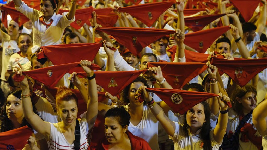 Pamplona entona el 'Pobre de mí' y pone fin a sus Sanfermines