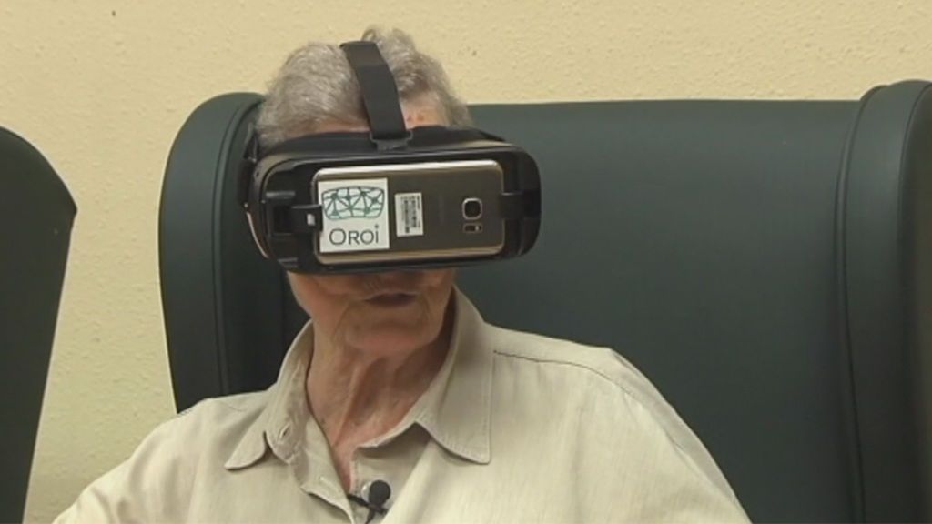 Los más mayores se sumergen en otros mundos gracias a la realidad virtual