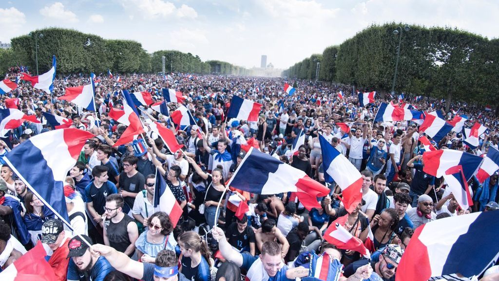 La campeona del mundo ya está en casa: así ha sido el espectacular recibimiento en París