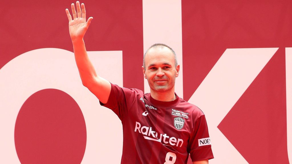 Iniesta llega a Japón y espera debutar este domingo con el Vissel Kobe Iniesta llega a Japón y espera debutar este domingo con el Vissel Kobe