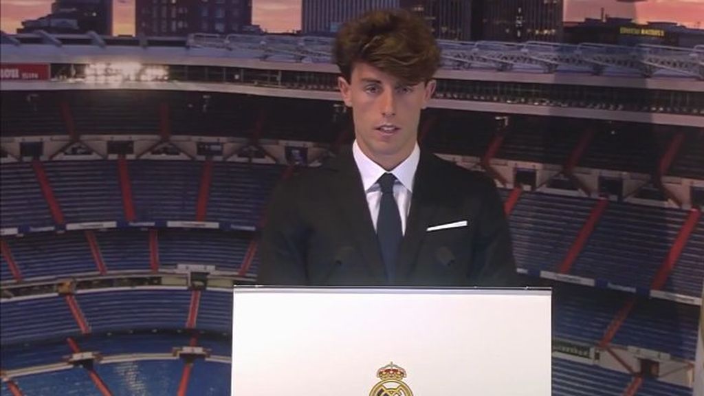 Odriozola, presentado por el Real Madrid: “Es un honor y cumplir la ilusión de todo futbolista, fichar por el Real Madrid”