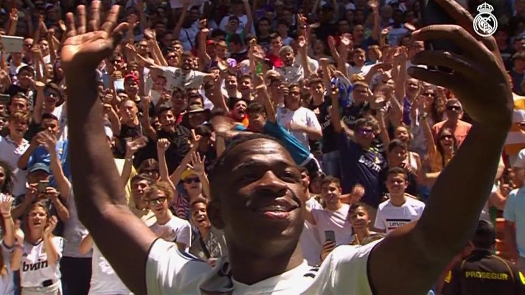 Vinicius llega al Madrid con Ronaldo Nazario como padrino de lujo