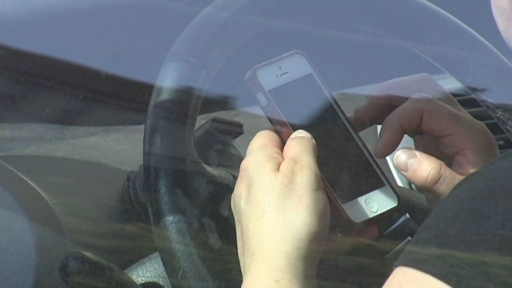 ¿Funcionaría un 'modo coche' en los móviles para no distraernos al volante?