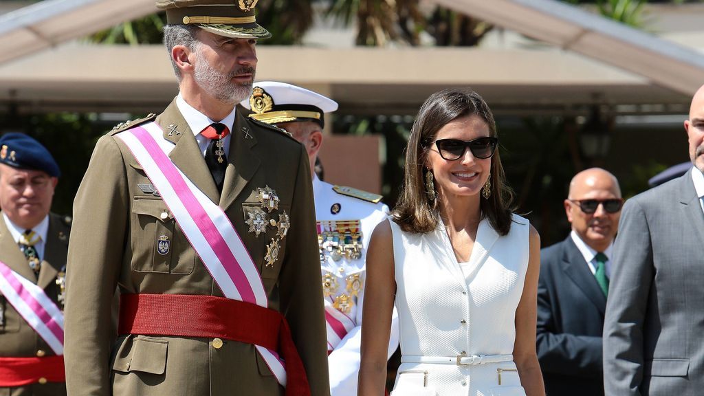 Silencios, no gritar "viva"... Letizia y sus desplantes al protocolo en su último acto oficial