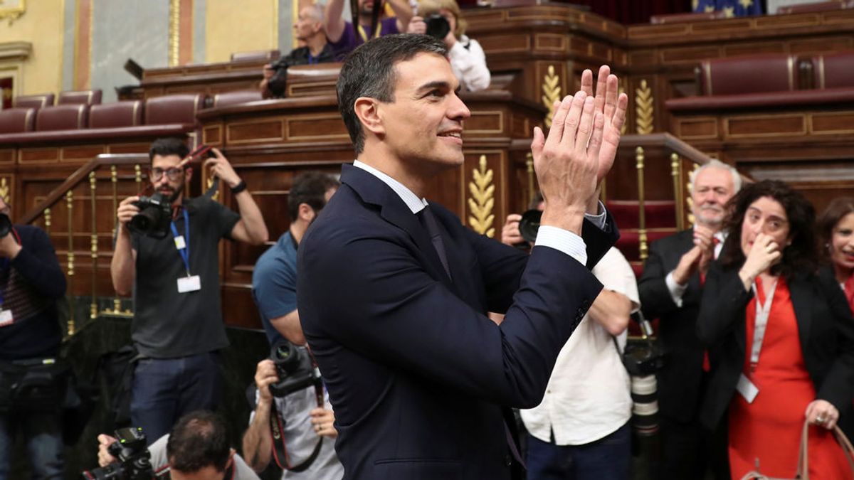 Pedro Sánchez da la enhorabuena a Casado y le anima en la nueva tarea al frente del PP