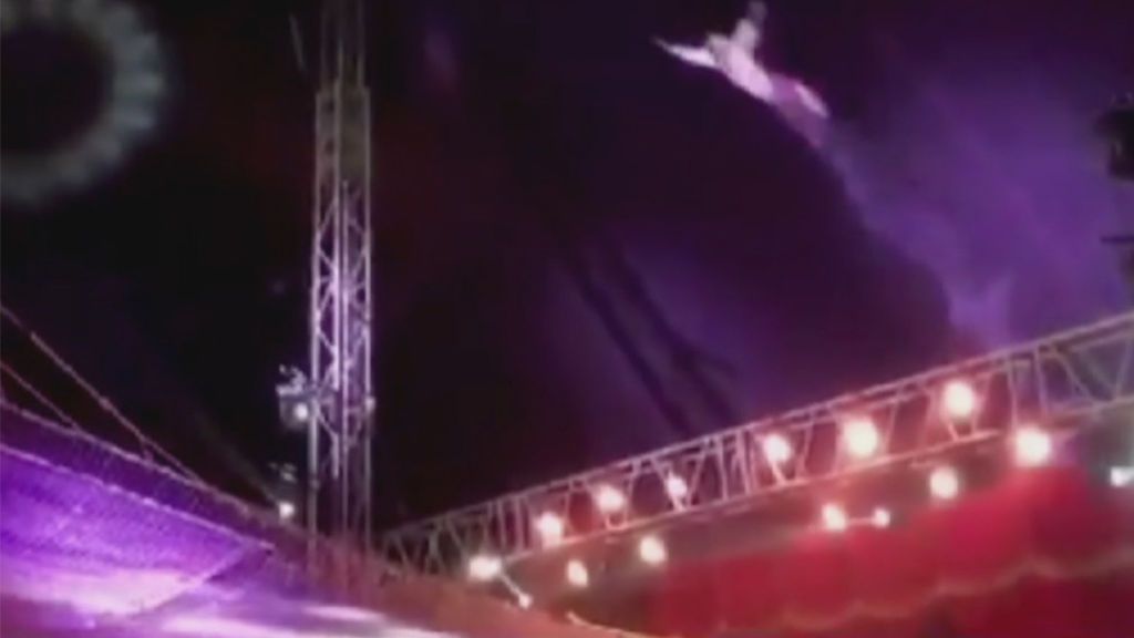 Accidente en el circo: un hombre bala se estrella tras salir disparado con demasiada potencia