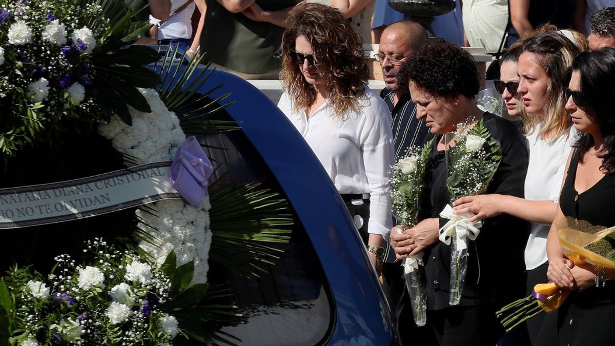 El funeral de la familia asesinada en Francia por presunta violencia machista se realiza en Sevilla