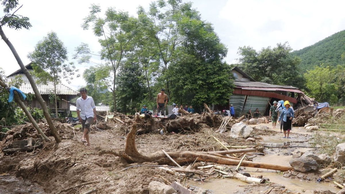 Las lluvias torrenciales en el norte de Vietnam provocan la muerte de 30 personas
