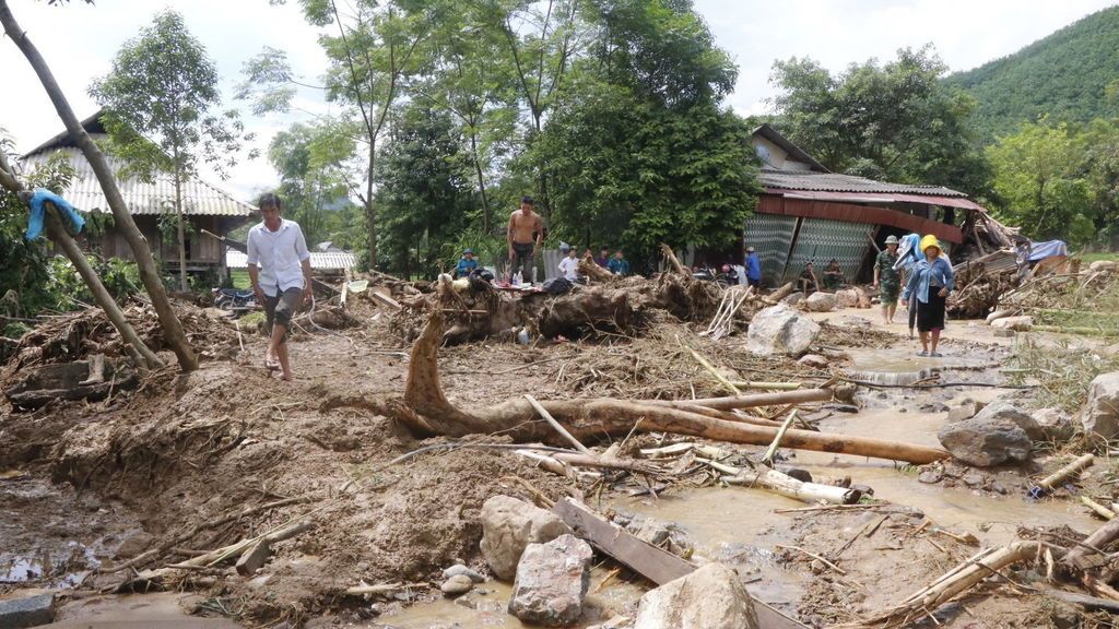 32 muertos y 17 desaparecidos en las inundaciones de Vietnam