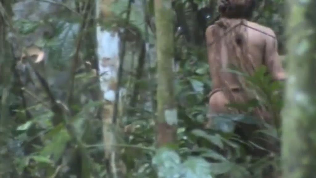 Confirman que el "indio del agujero" sigue vivo en el Amazonas