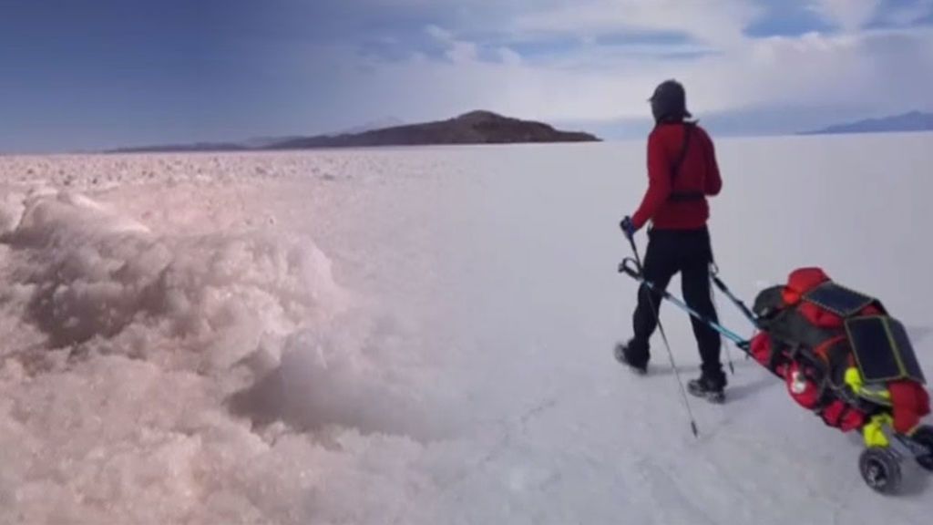 Cumple su sueño y  viaja al desierto de sal de Bolivia antes de quedarse ciego