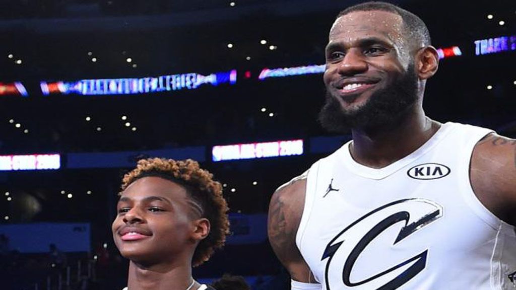 ¡Sueño hecho realidad! Lebron James juega con su hijo en los Lakers... aunque de manera virtual