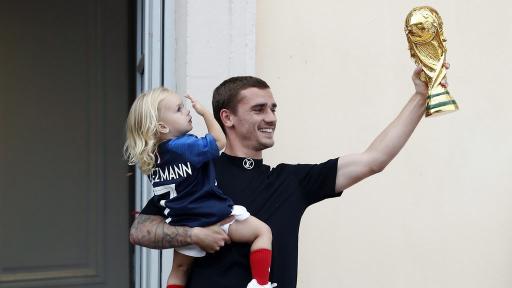 La foto de Griezmann de pequeño que nunca has visto: pelo rubio largo, rollo surfero y con la camiseta de la Lazio