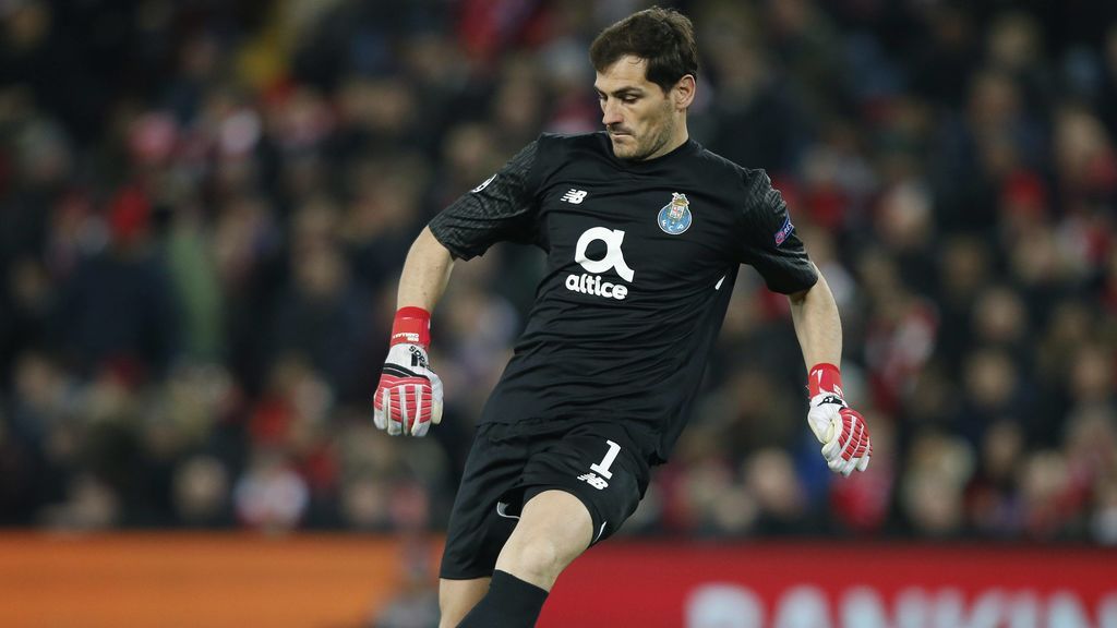 Casillas cuelga un vídeo con todas sus cantadas: "Que levante la mano quien no haya fallado alguna vez" Casillas cuelga un vídeo con todas sus cantadas: "Que levante la mano quien no haya fallado alguna vez"