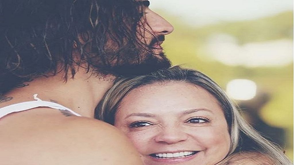 Maluma publica foto con su madre en su cumpleaños