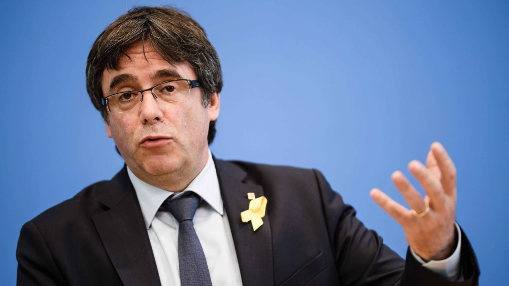 Puigdemont: "No voy a tardar 20 años en pisar suelo catalán”