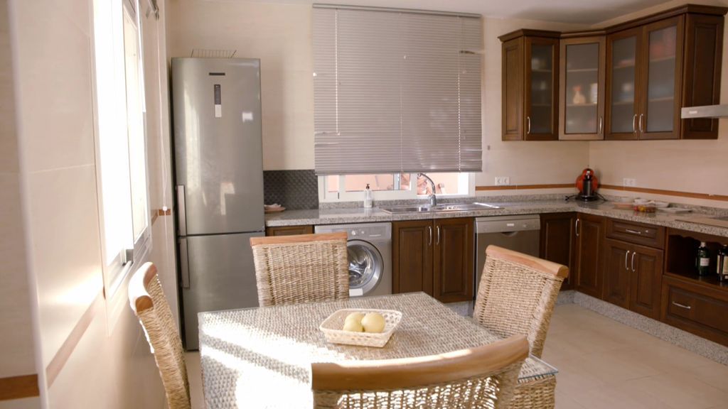 Foto a foto: El lujoso chalet donde Melody celebró su cena