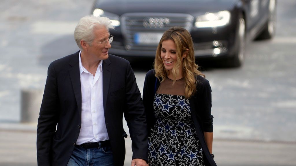 Richard Gere y su mujer  Alejandra Silva durante el Festival de San Sebastián, en 2016.