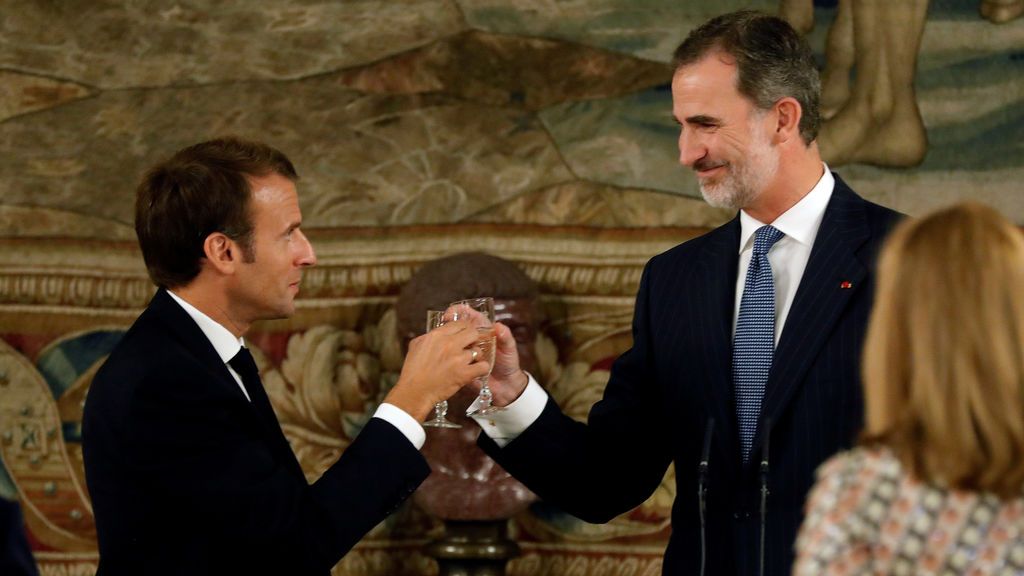 Brindis entre Felipe VI y Macron para concluir la visita de trabajo