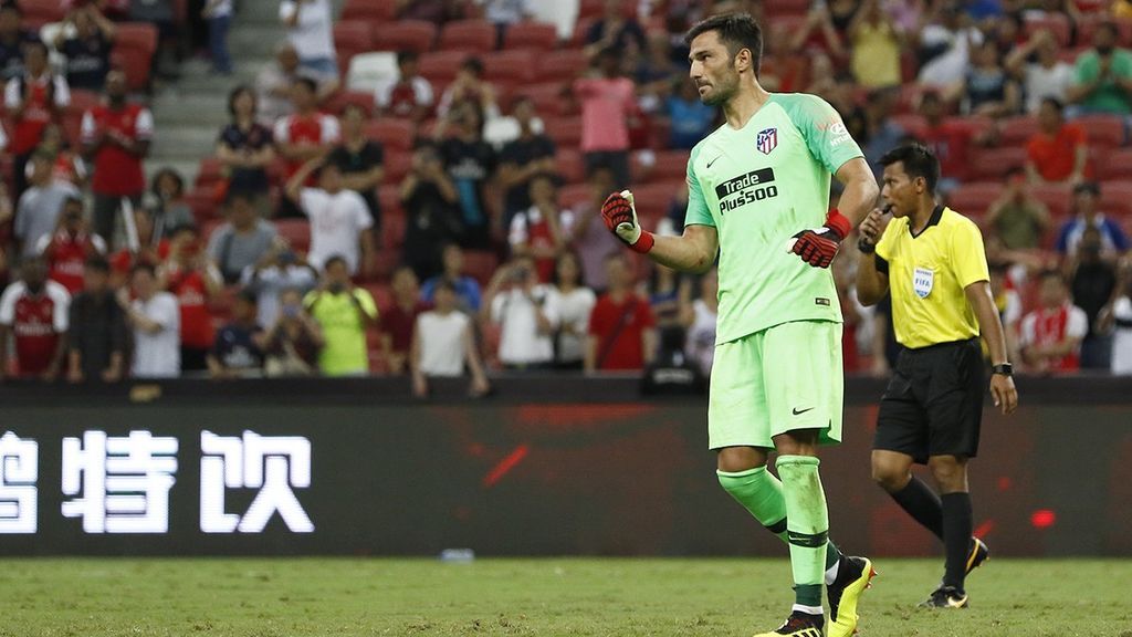 Adán se sale en su primer partido contra el Atlético: para tres penaltis y mete el de la victoria