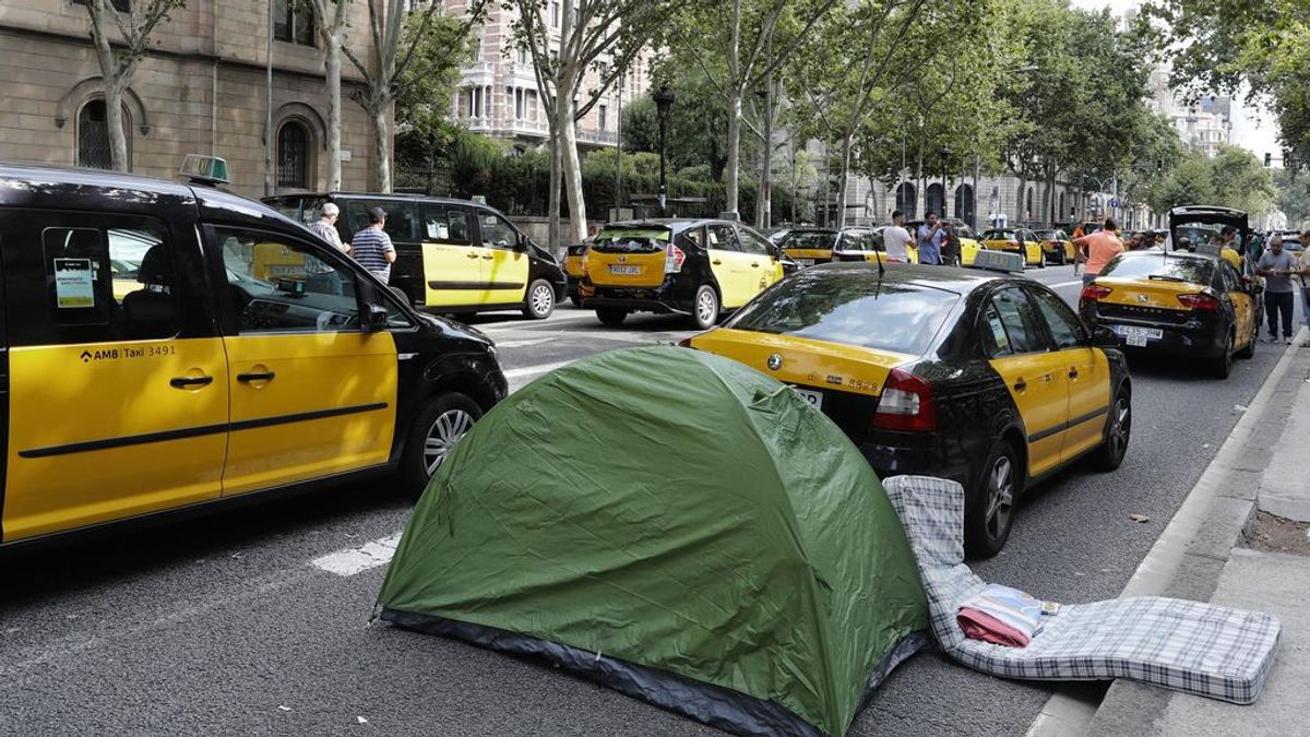 Los taxistas de Barcelona responden a Fomento: "Esto no va a parar, va a ir en aumento"