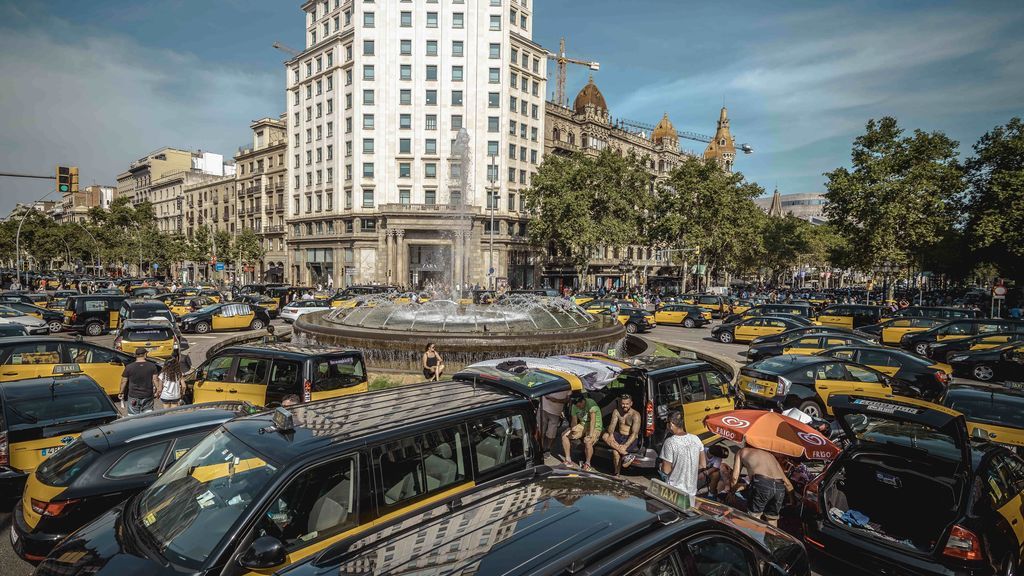 La huelga del taxi colapsa la ciudad de Barcelona