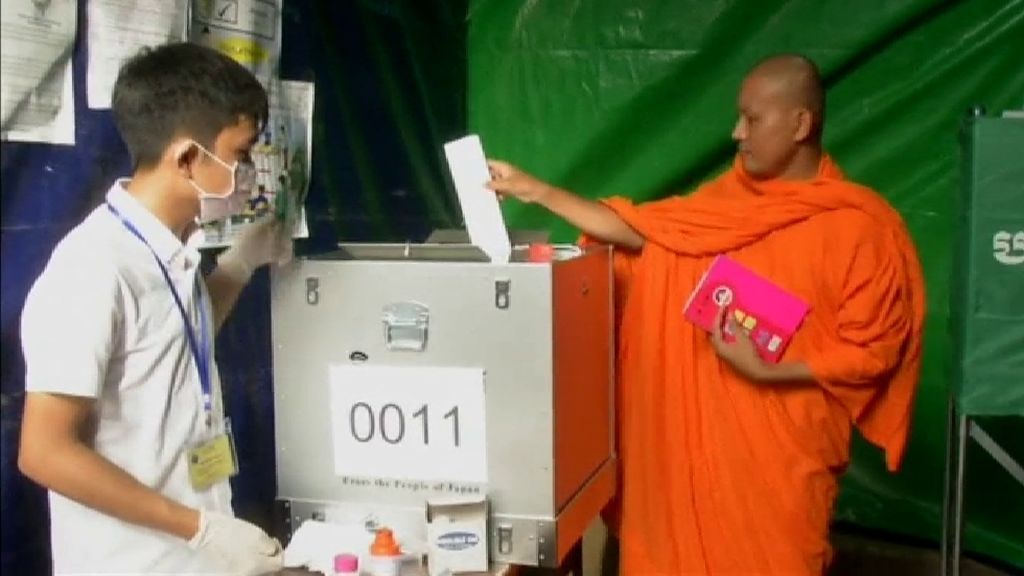 Empieza el recuento de votos en Camboya en unas elecciones en las que se prevé que Hun Sen salga reelegido