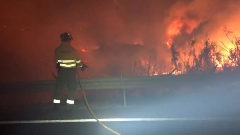 Estabilizado el incendio de Manilva, Málaga, que obligó a desalojar a 400 personas