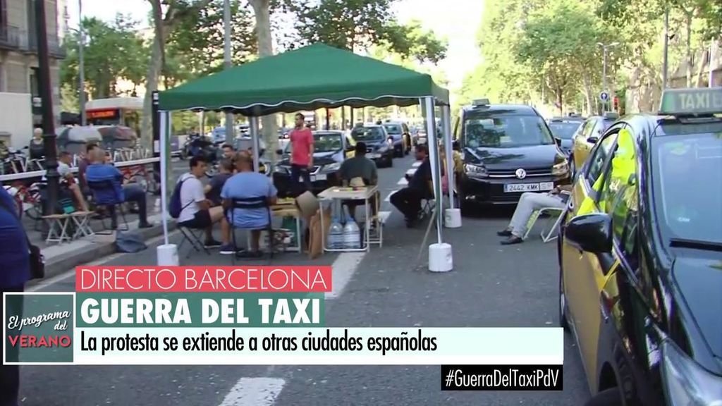 Taxistas acampados en Barcelona: "Si no se soluciona, aquí seguiremos"