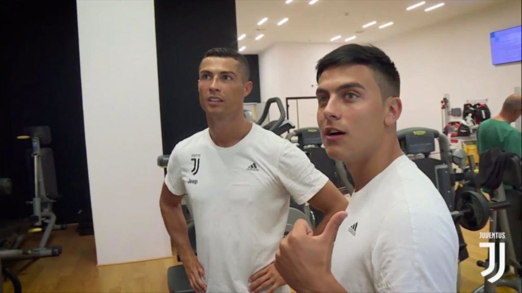 Cristiano Ronaldo ya es uno más en la Juventus: pruebas médicas y saludo con sus compañeros