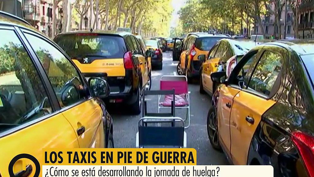Vivimos una jornada de huelga con un taxista en Barcelona: “Estamos unidos porque hay un enemigo común”