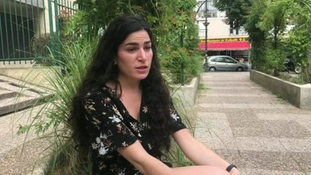 Internet condena la agresión a una joven en París tras recriminar al hombre que la estaba acosando