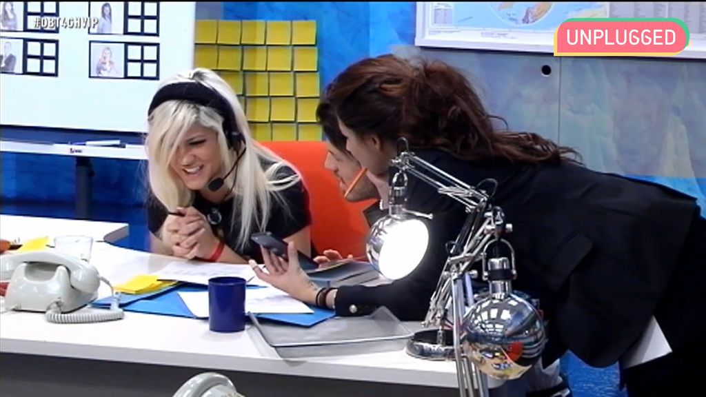 UNPLUGGED_CALLCENTER_GHVIP3.00_01_45_11.Imagen fija003