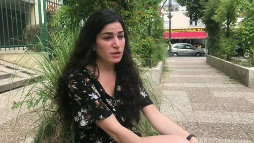 Internet condena la agresión a una joven en París: Fue golpeada por el hombre que la estaba acosando sexualmente