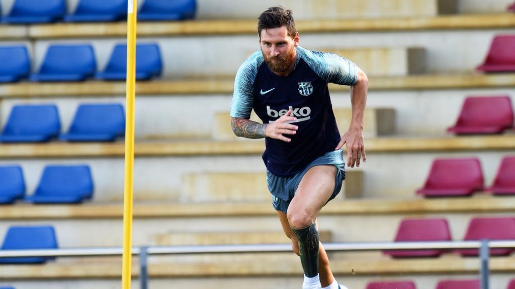 Leo Messi estrena capitanía en su decimoquinta temporada con el Barcelona