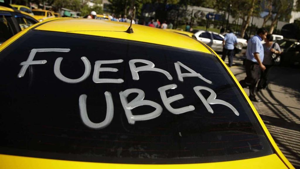 Taxis, Uber, Cabify, VTC: ¿quién es quién en el sector del transporte con conductor?
