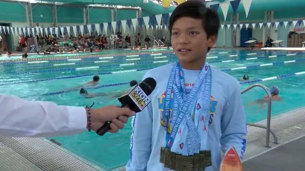 Un niño de 10 años bate un récord que tenía Michael Phelps en los 100m mariposa 😲