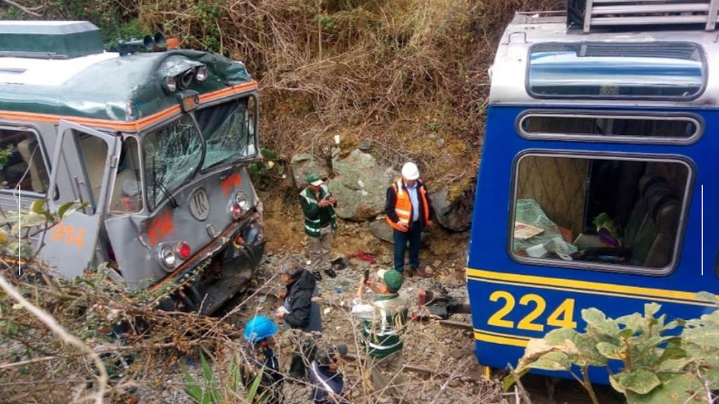 Chocan dos trenes turistícos en Machu Picchu:  Una treintena de heridos