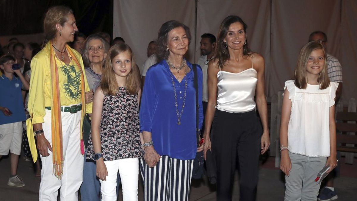 Sigue la buena sintonía entre la reina Letizia y doña Sofía en Mallorca