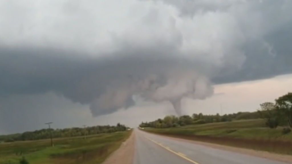 Un gran tornado acaba con la vida de una persona en Canadá
