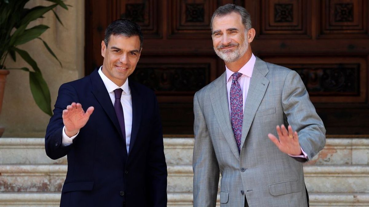 El rey recibe a Pedro Sánchez en el Palacio de Marivent para el tradicional despacho de verano