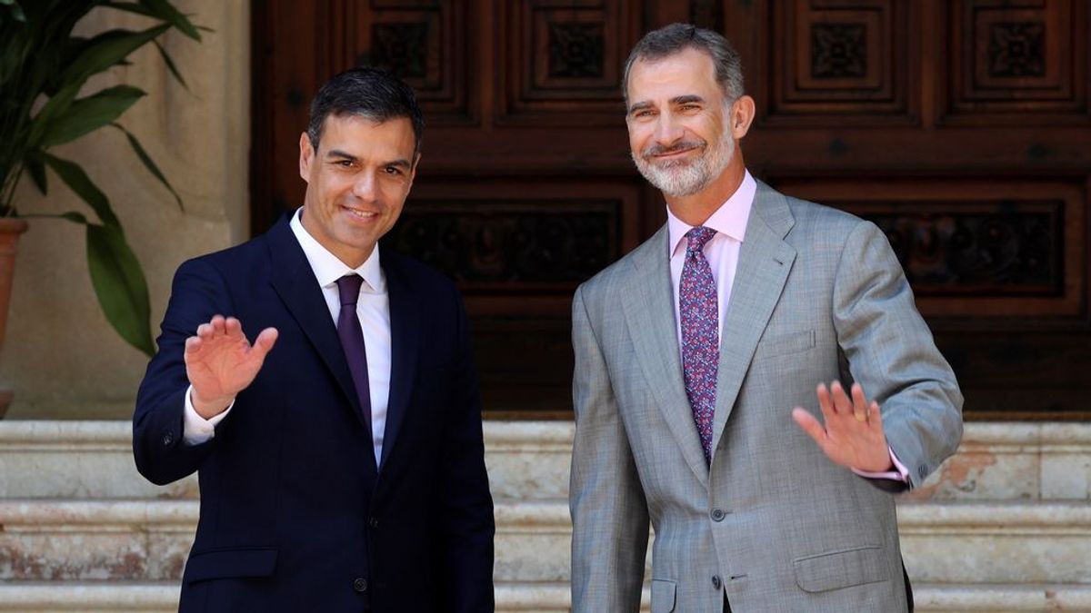 El rey recibe a Pedro Sánchez en el Palacio de Marivent para el tradicional despacho de verano