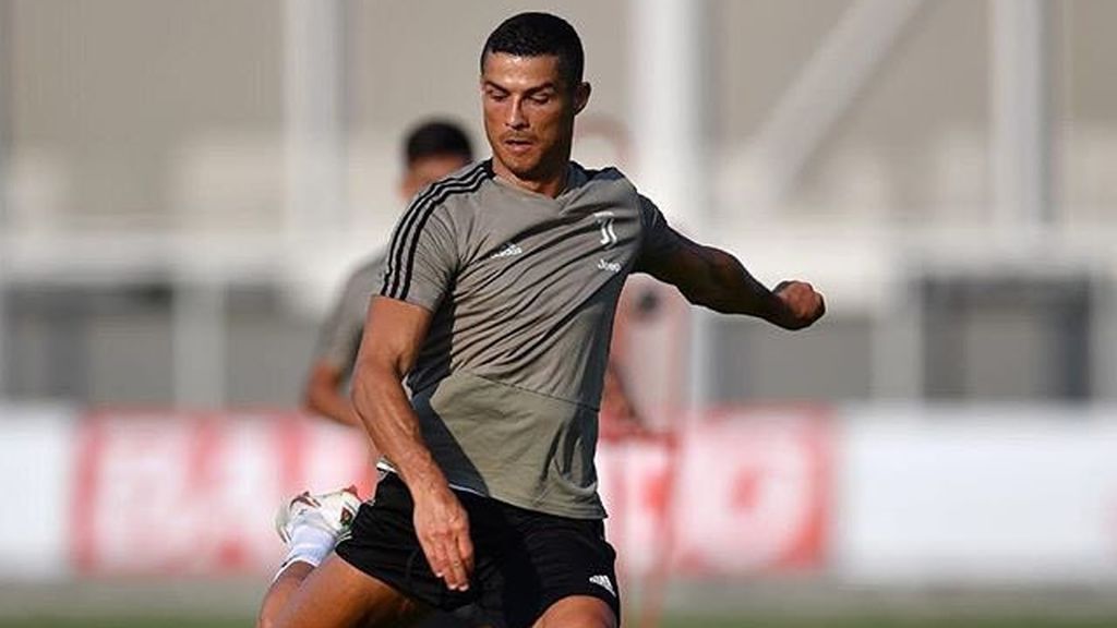 Locura por Cristiano: Agotadas las camisetas oficiales de la Juventus de CR7