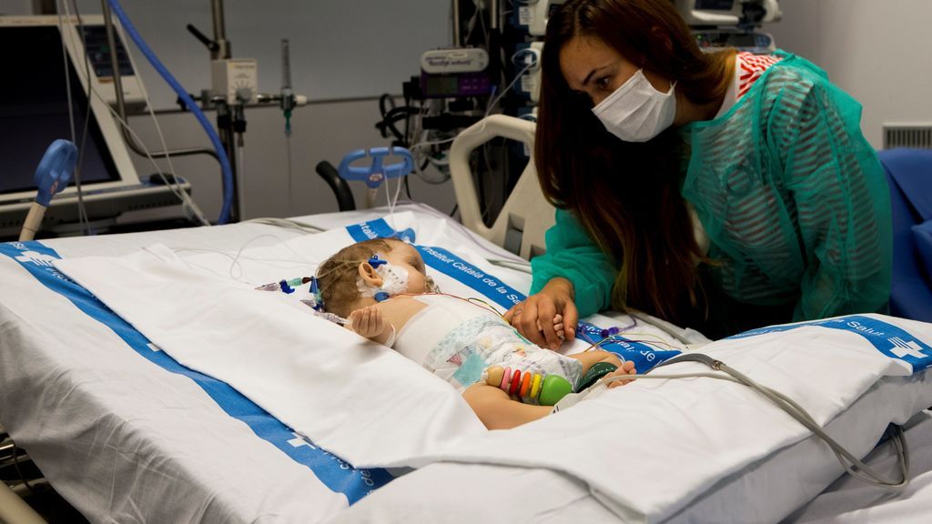 El hígado de un menor salva la vida a dos niñas de 8 meses y 13 años en un trasplante en Barcelona